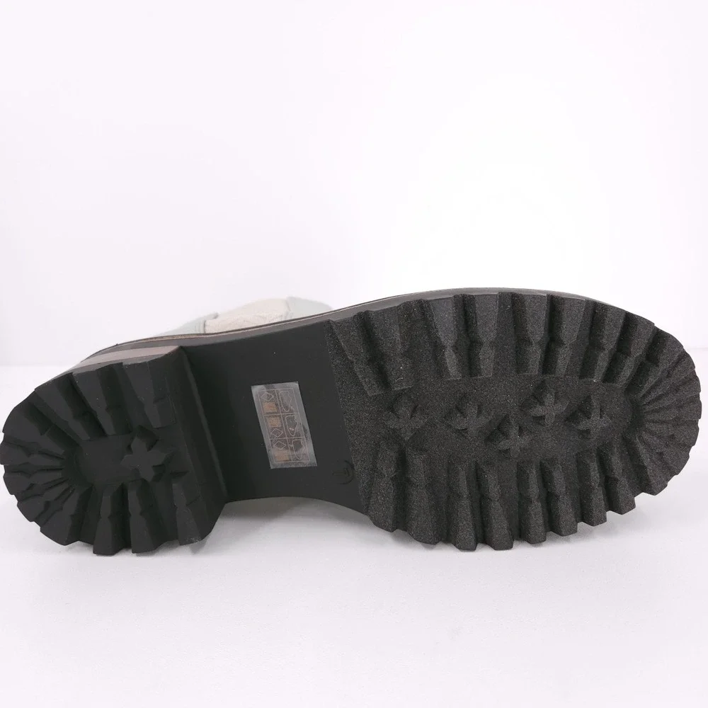 Journee Collection Mirette Grey Lug Sole Pull‎ On Winter Booties Womens Size 7